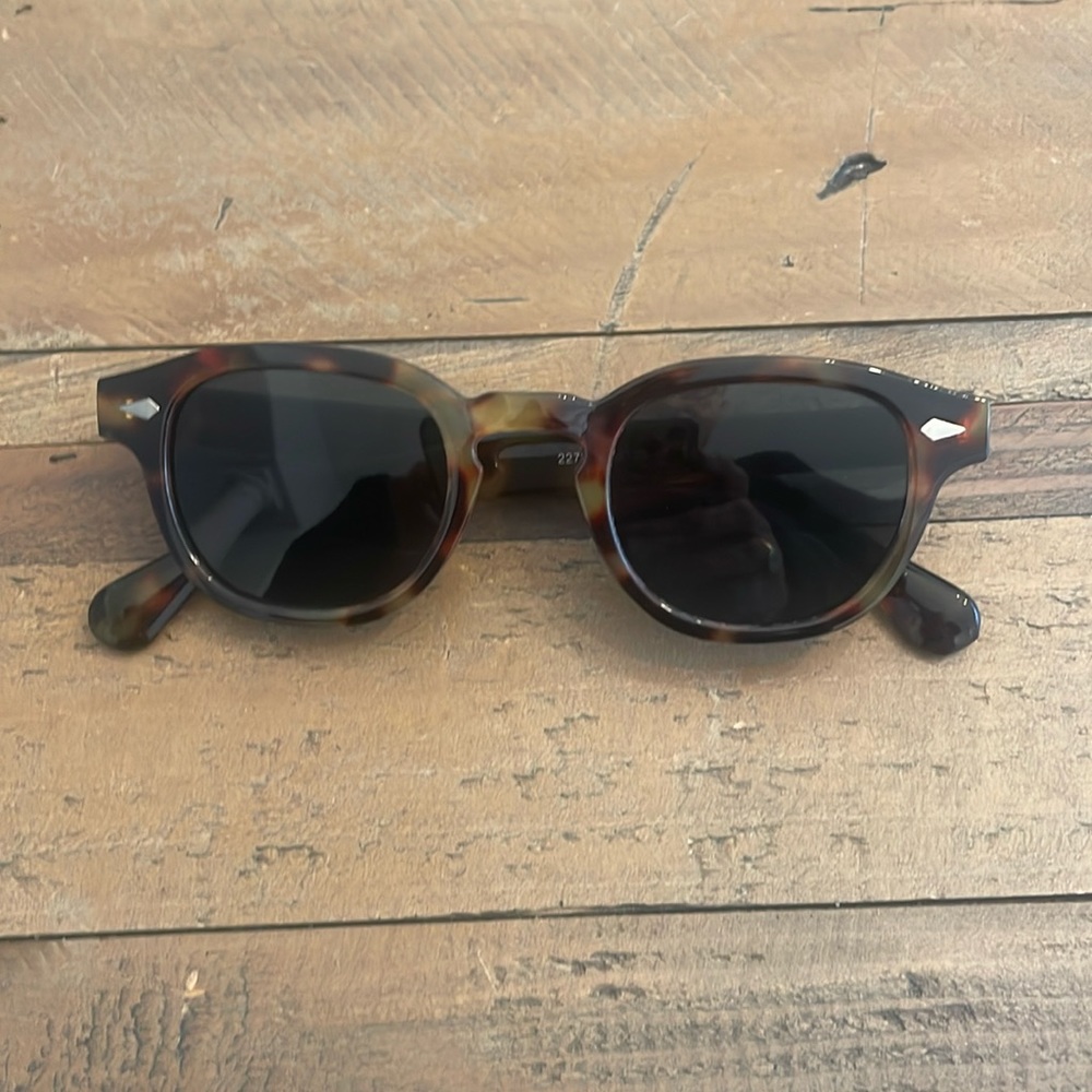 Sun glasses oval